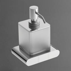 Дозатор жидкого мыла Art&Max Platino, настенный, латунь/стекло, форма квадратная, для мыла в ванную/туалет/душевую кабину, цвет хром
