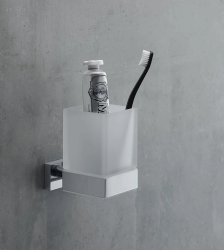 Стакан Duravit Karree, с держателем, настенный, металлический/стекло матовое, форма квадратная, для зубных щеток в ванную/туалет/душевую кабину, цвет хром, к стене