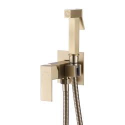 Смеситель с гигиеническим душем ABBER Daheim встраиваемый, однорычажный, керамический, без излива, с гибким шлангом/лейкой, латунь, цвет золото матовое AF8226G