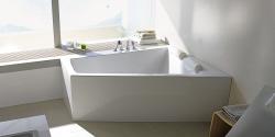 Ванна Duravit Paiova 180х140 см пристенная, акриловая, цвет: белый, с фронтальной панелью, рамой (без гидромассажа, сифона), асимметричная/угловая, с одним наклоном для спины справа, правосторонняя