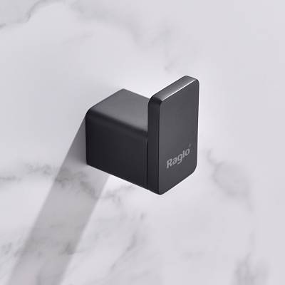 Крючок одинарный Raglo R301.05.06 настенный, нержавеющая сталь, форма квадратная, для полотенец/халатов в ванную/туалет/душевую кабину, цвет черный