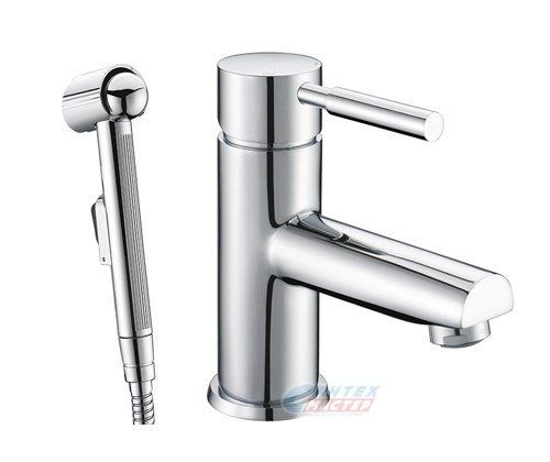 Смеситель для раковины Wasserkraft Main с гигиеническим душем/лейкой, однорычажный, излив короткий, длина 114 мм, керамический, латунь, цвет хром, без донного клапана