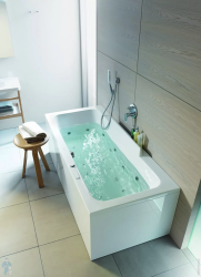 Ванна Duravit DuraStyle 180х80 см гидромассажная, встраиваемая/пристенная, акриловая, цвет: белый, с ножками/сливом-переливом, без фронтальной панели, прямоугольная, с системой гидромассажа Combi-System P, с двумя наклонами для спины