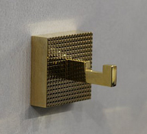 Крючок одинарный Cezares PRIZMA, настенный, металл, форма квадратная, для полотенец в ванную/туалет/душевую кабину, цвет: золото