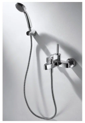 Смеситель для ванны/душа Bravat Spring, настенный, однорычажный, неповоротный, длина излива 202 мм, керамический, латунь, цвет хром Смеситель для ванны/душа Bravat Spring, настенный, однорычажный, неповоротный, длина излива 202 мм, керамический, латунь, цвет хром