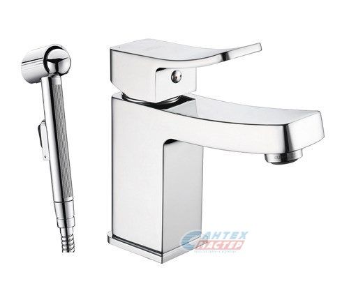 Смеситель для раковины Wasserkraft Aller с гигиеническим душем/лейкой, однорычажный, излив длинный, длина 152 мм, керамический, латунь, цвет хром, без донного клапана