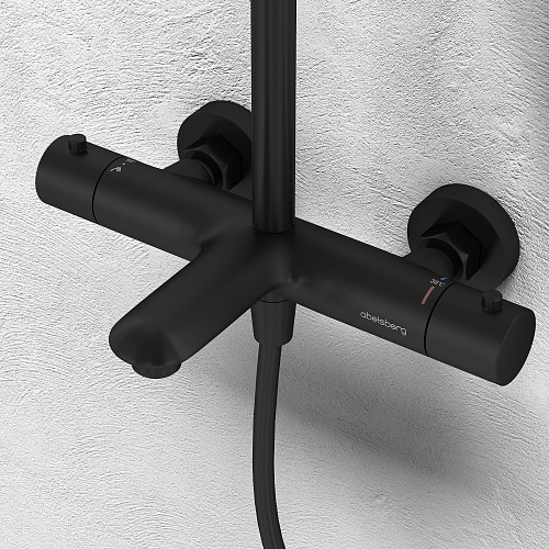 Душевая система Abelsberg Perfecta с термостатом, высота 900−1300 мм цвет вулканический черный, комплект: смеситель/излив/тропический душ округлый (с верхней лейкой)/лейка/стойка/шланг, латунь/ABS-пластик