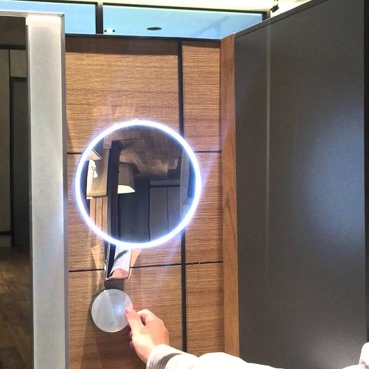 Зеркало Keuco iLook_ move косметическое, с подсветкой, круглое, настенное, увеличение x 5, хром, с сенсорной панелью, латунь