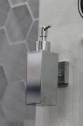 Дозатор Cezares PRIZMA для жидкого мыла, настенный, металл, цвет хром, для ванной, на стену