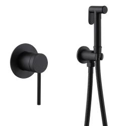 Смеситель с гигиеническим душем ABBER Emotion встраиваемый, однорычажный, керамический, без излива, с гибким шлангом/лейкой, латунь, цвет черный матовый AF8825B