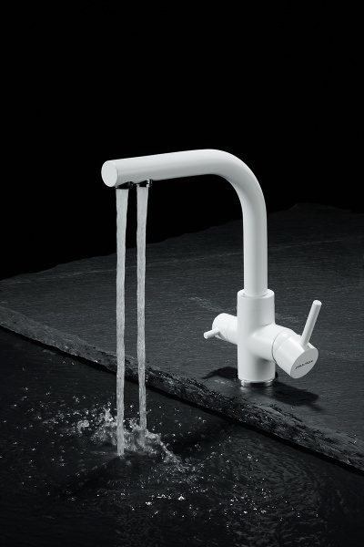 Смеситель для кухни/мойки Paulmark Essen, с подключением к фильтру/биканальный, однорычажный, поворотный излив, керамический картридж, высокий, длина излива 197 мм, латунь, цвет белый матовый