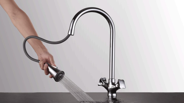 Смеситель для кухни/мойки D&K Hessen Grimm, двухвентильный, керамический, с поворотным/выдвижным изливом, длина 24,3 см, латунь, цвет хром, кухонный DA1382501