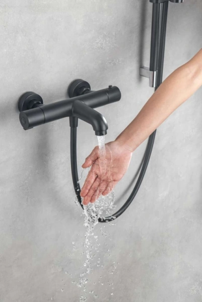 Смеситель для ванны/душа Aquatek термостатический, настенный, излив 159 мм, фиксированный, латунь, без шланга и лейки, цвет матовый черный