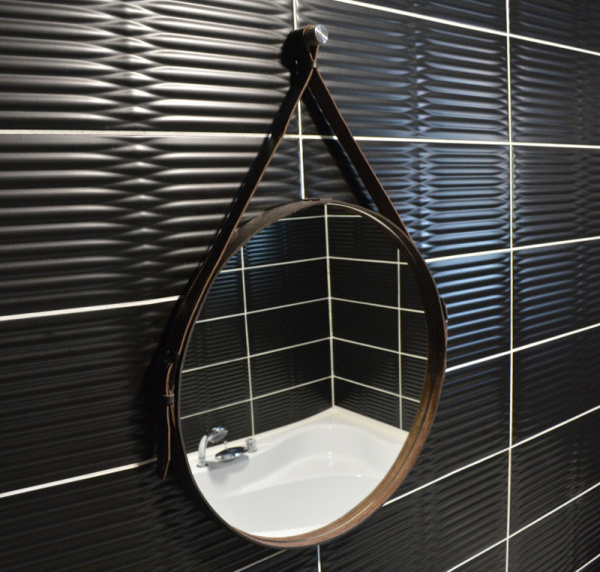 Зеркало Azario Капитан, 51х51 см, без подсветки, рама из натуральной кожи, цвет оправы- коричневый, круглое, для ванны, навесное/подвесное/настенное