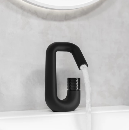 Смеситель для раковины IDDIS Twist нажимной управление Push Control, излив поворотный на 360° длина 75 мм с 2 типами струи, черный матовый TWIBLBTi01