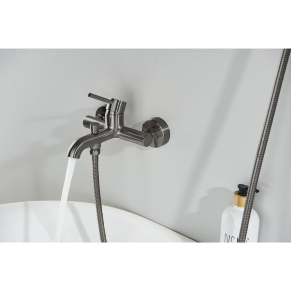 Смеситель для ванны/душа Aquatek Европа однорычажный, керамический, настенный, излив фиксированный 196 мм, с гибким шлангом, душем/лейкой, латунь, цвет оружейная сталь