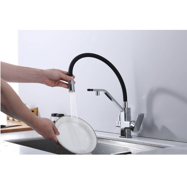 Смеситель для кухни/мойки Raglo R85.62 однорычажный, поворотный, керамический картридж, с подключением фильтра, гибкий излив, длина излива 230 мм, латунь/силикон, цвет хром/черный