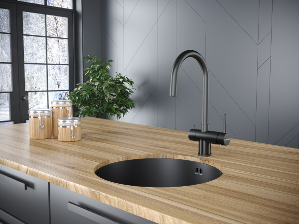 Смеситель для кухни/мойки Paulmark Heller, с подключением к фильтру/биканальный, однорычажный, поворотный излив, керамический картридж, высокий, длина излива 219 мм, нержавеющая сталь, цвет вороненая  сталь