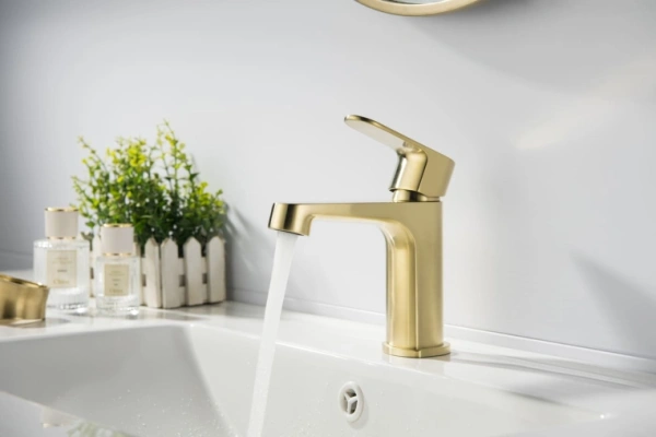 Смеситель для раковины/умывальника Aquatek Оберон однорычажный, неповоротный, фиксированный, излив длина 117 мм высота 99 мм латунь, цвет шлифованное золото