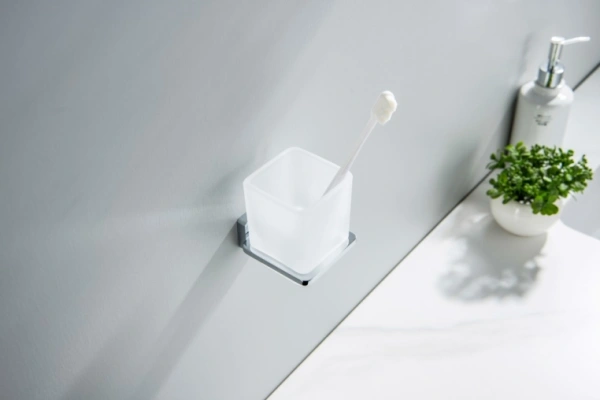 Стакан с держателем Aquatek Либра настенный, латунь/стекло/нержавеющая сталь, квадратный, для душа/ванны/зубных щеток, в ванную комнату, цвет хром