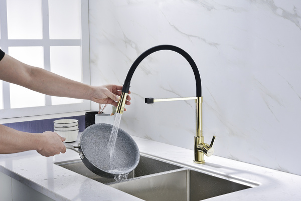 Смеситель для кухни/мойки Paulmark Halt, однорычажный, поворотный/гибкий излив, керамический картридж, высокий, длина излива 230 мм, латунь, цвет золото