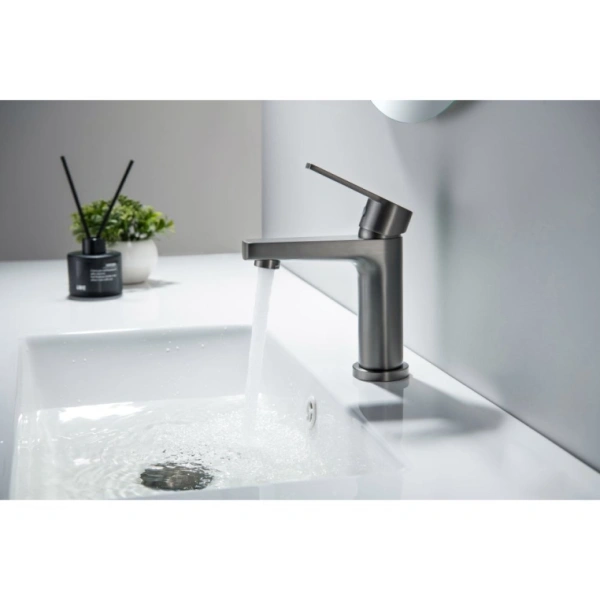 Смеситель для раковины/умывальника Aquatek Лугано однорычажный, неповоротный, фиксированный излив, длина 106 мм высота 106 мм, латунь, цвет оружейная сталь