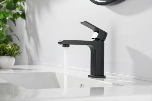 Смеситель для раковины/умывальника Aquatek Лира однорычажный, неповоротный, фиксированный, излив длина 123 мм высота 103 мм латунь, цвет матовый черный