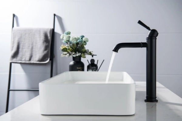 Смеситель для раковины/умывальника Aquatek Классик однорычажный, неповоротный, фиксированный, высокий излив длина 160 мм высота 235 мм, латунь, цвет черный матовый