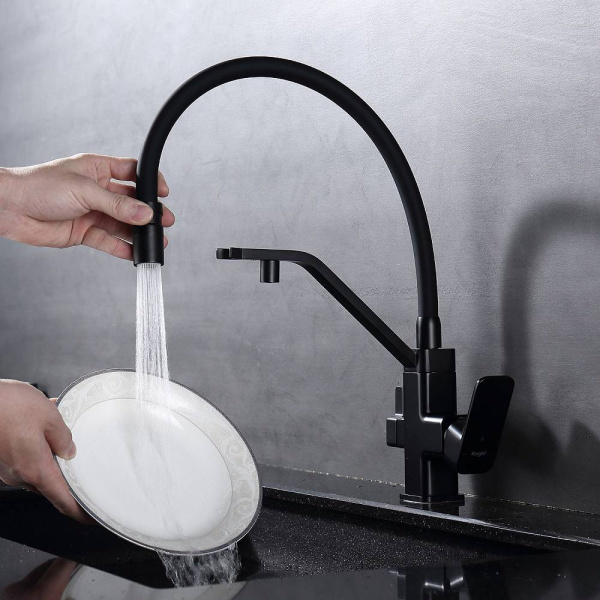 Смеситель для кухни/мойки Raglo R85.62.06 однорычажный, поворотный, керамический картридж, с подключением фильтра, гибкий излив, длина излива 230 мм, латунь/силикон, цвет черный