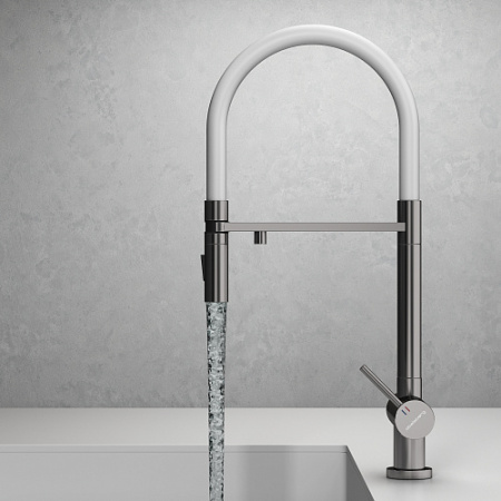 Смеситель для кухни/мойки Abelsberg Venta с каналом для фильтрованной воды, однорычажный, поворотный/гибкий/выдвижной, керамический, излив 220 мм, высота излива 200 мм латунь/силикон, цвет глянцевый хром/белый