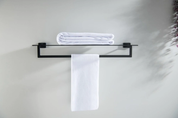 Полка Aquatek Либра с полотенцедержателем, 600х220 мм настенная, цвет матовый черный, нержавеющая сталь, прямоугольная, подвесная, для душа/ванной