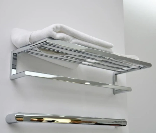 Полка Keuco Elegance New, одинарная, 620 мм настенная/подвесная, латунь, прямоугольная с полотенцедержателем, в ванную/туалет/душевую кабину, цвет хром