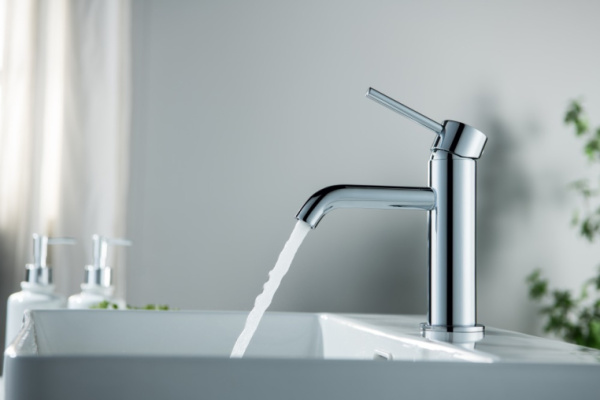 Смеситель для раковины/умывальника Aquatek Европа однорычажный, неповоротный/фиксированный, излив длина 130 мм высота 89 мм латунь, цвет хром